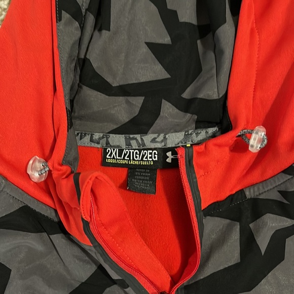 EUC Red Under Armour 1249929 Combine/Black Camo Lightweight Jacket Size XXL - Picture 3 of 10